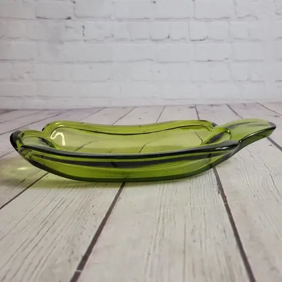Green Glass Banana Boat Dishes Set of 2 Classic Indiana Glass 9” Vintage Dessert - Picture 3 of 4